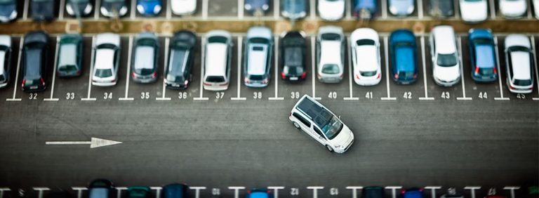 ACERV pide al Ayuntamiento que libere zonas de aparcamiento reservado en desuso